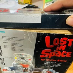 Vintage 1998 LOST IN SPACE The Classic Series Trendmasters 7” B-9 Robot