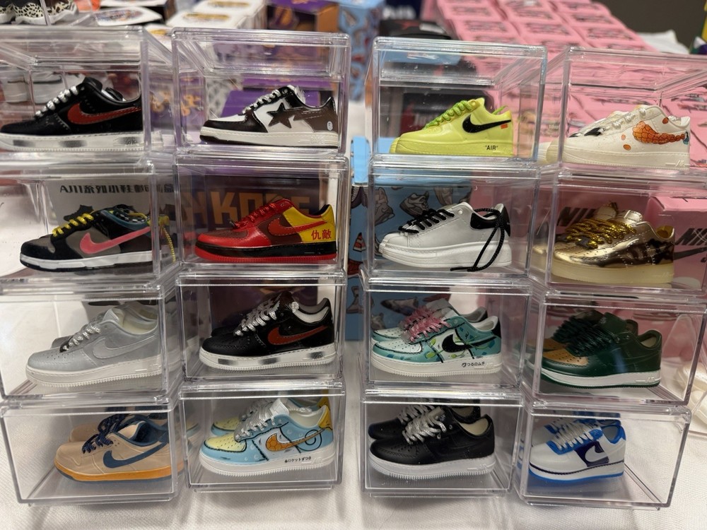 Collectable Mini Sneakers New In Acrylic Boxes Lot of 16 Nike Jordans SBs Dunks
