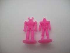 2x Vintage Future Robot Daltanious Plastic 1.25″ Toy Figures, Bandai