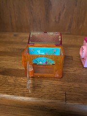 Puppy In My Pocket Lot – 3 Dog Houses & 3 Flocked Puppy Figures 2007 MEG