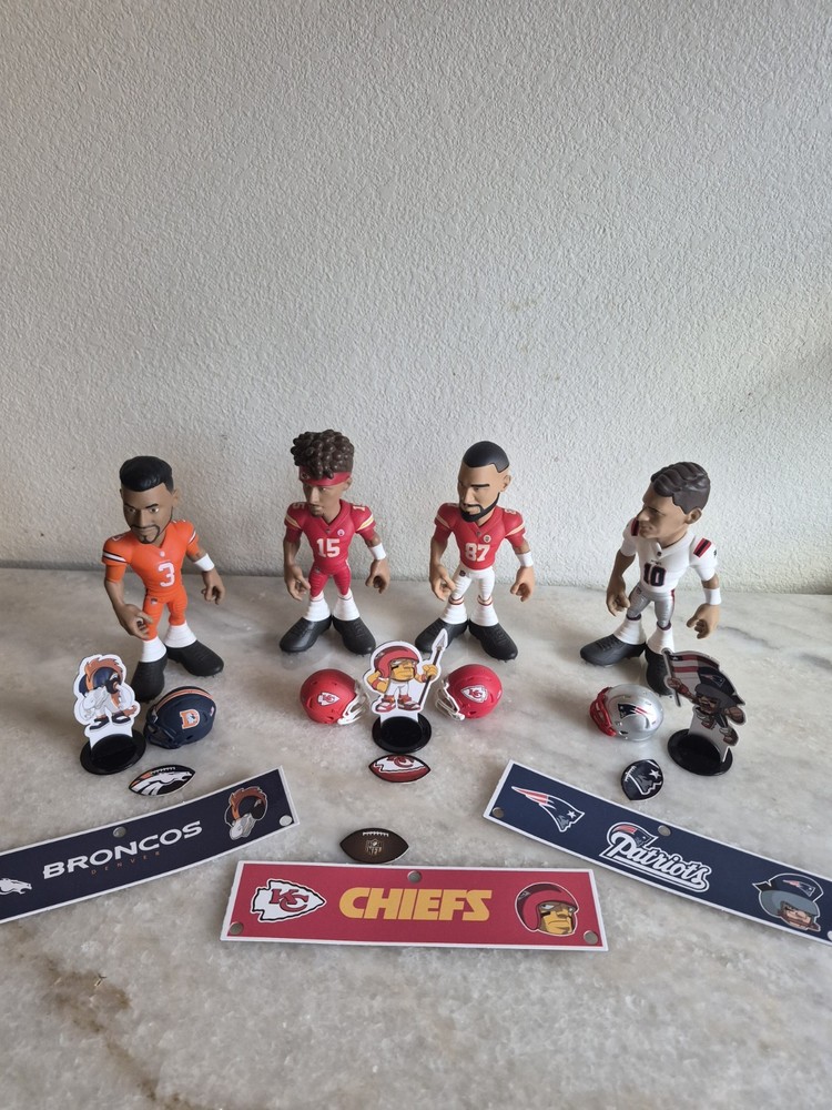 Game Changers NFL 6″ Action Figures Lot of 4 Exclusive Figures pre-owned Loose