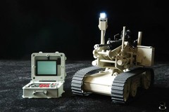 1/6 Scale Light Up EOD Bomb Detection Robot w/Controller – MINT IN BOX