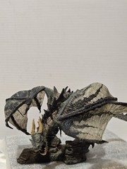 2005 McfarlaneDragons Quest for the Lost King Komodo Clan Dragon Series 1