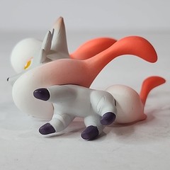 Pokemon Scale World 2″ 1:20 Hisui Hisuian Zorua Mini Figure Nintendo Bandai