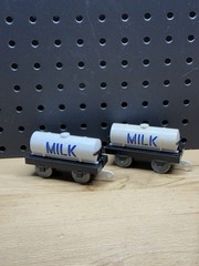 Thomas & Friends Trackmaster Cargo Lot Of 2 Car Milk Tanker