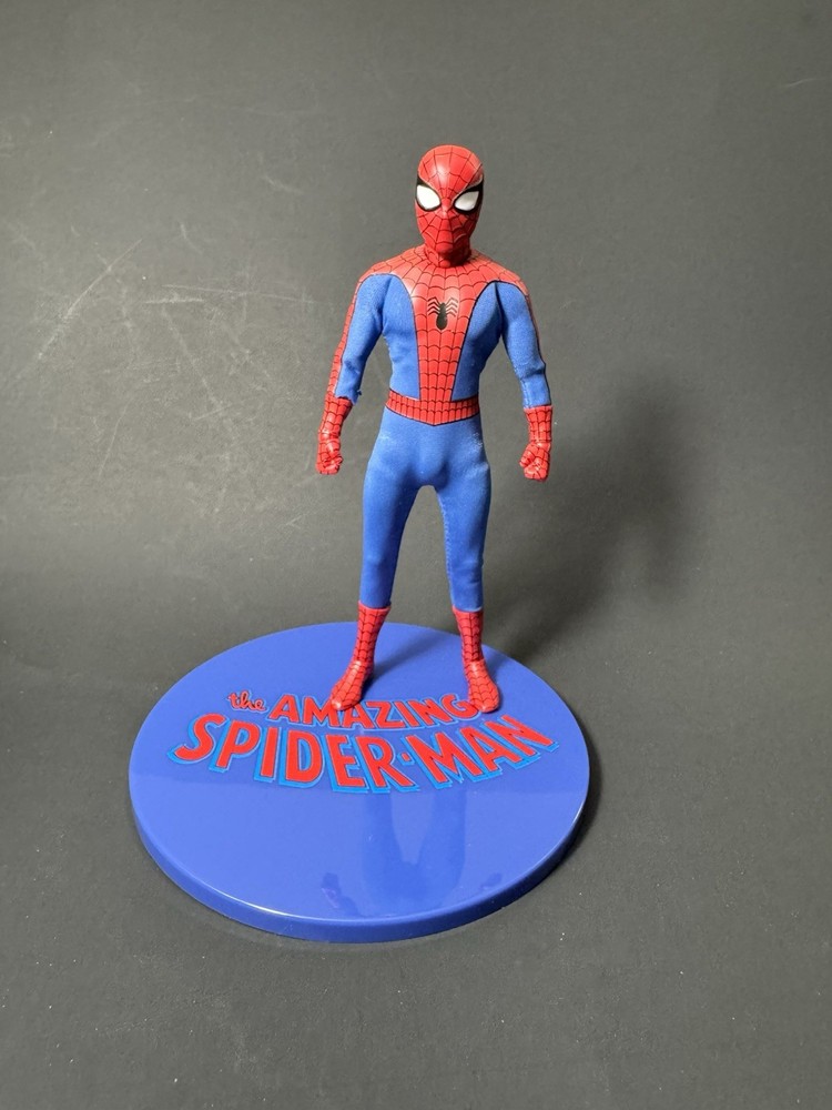 Mezco ONE:12 Collective Marvel The Amazing Spider Man Deluxe Edition READ DESC