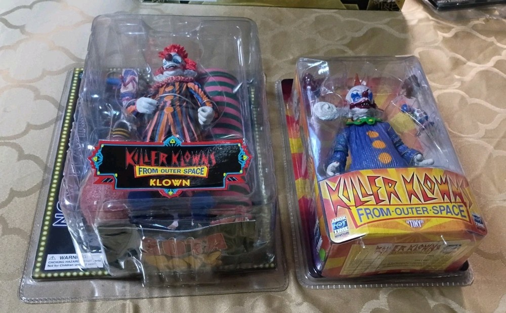 Killer Klowns from Outer Space Sota Toys Klown & Amok Time Tiny