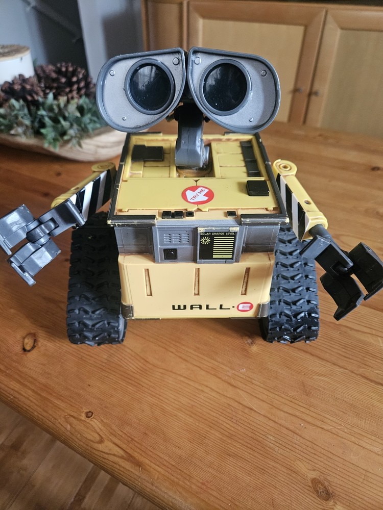 Disney Pixar Wall-E Thinkway Remote Control RC Toy 9.5” No Remote