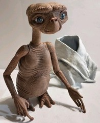 NICE 2011 Universal Studios NECA E.T. Night Flight 4.5″ Action Figure