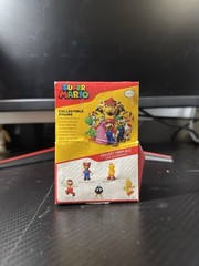 Jakks Pacific Nintendo Super Mario Bros. FIRE MARIO 2.5 in Action Figure