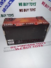 Gears of War 3 NECA 3 Styles Curb Stomp First Aid Kit Full Store Display 🔥