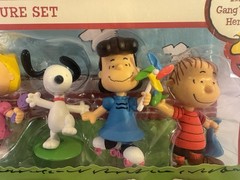 NEW Peanuts Gang 5 Figure Set Just Play 2015 NIB Charlie Brown Snoopy Lucy Linus