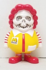 Mindstyle 4″ Popaganda Ron English X Secret Base MC Supersized Skull Face Figure
