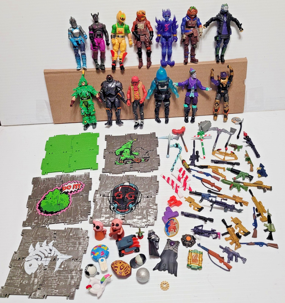 FORTNITE EPIC GAMES ACTION FIGURE LOT WITH WEAPONS & ACCESSORIES