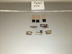 1/6 Scale Modern Era AR Magazine and Weapon Light Accessory Lot – Hotel XIV