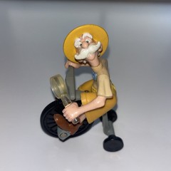 1999 Porter Jane’s Dad 4″ McDonald’s Action Figure Disney Tarzan Happy Meal Toy