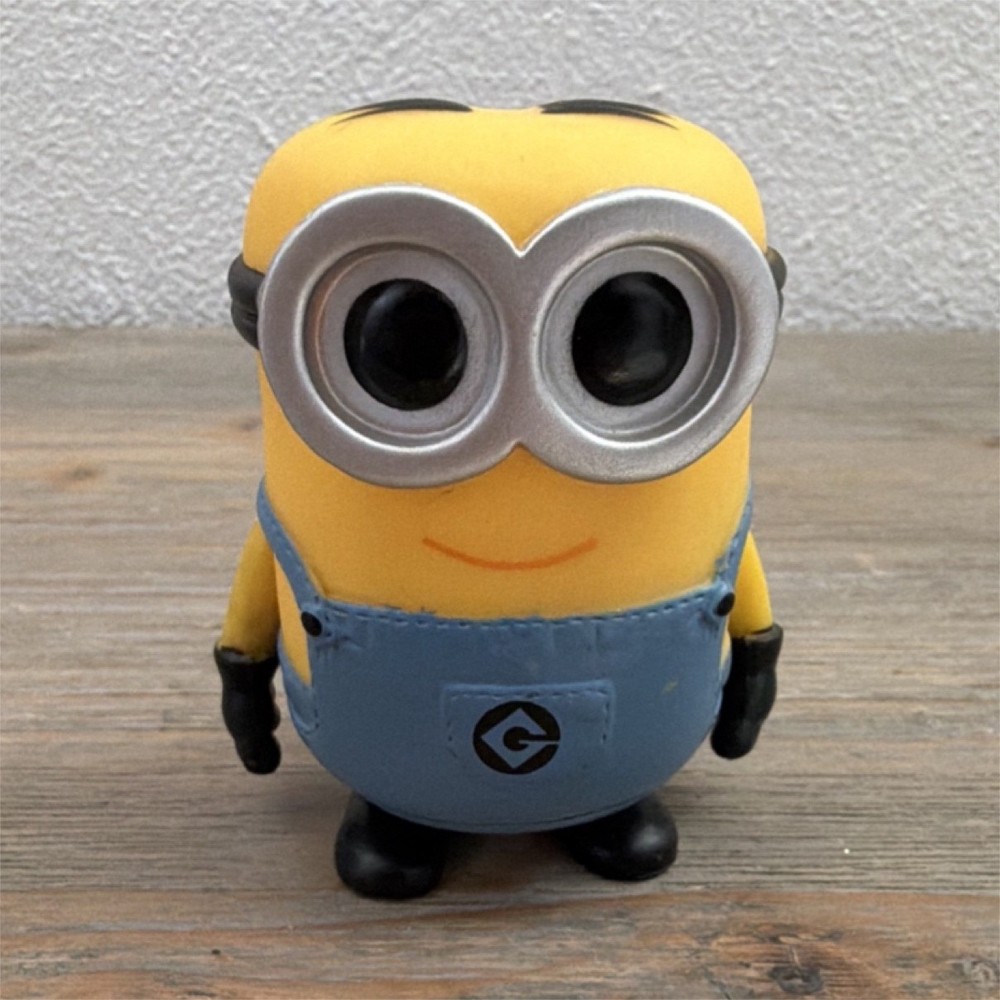 Illumination Minion Despicable Me Plastic Figurine Yellow Blue Black Silver