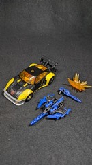 Transformers Generations WFC Jackpot with Sights, Blaster, Blast Effect, Manual