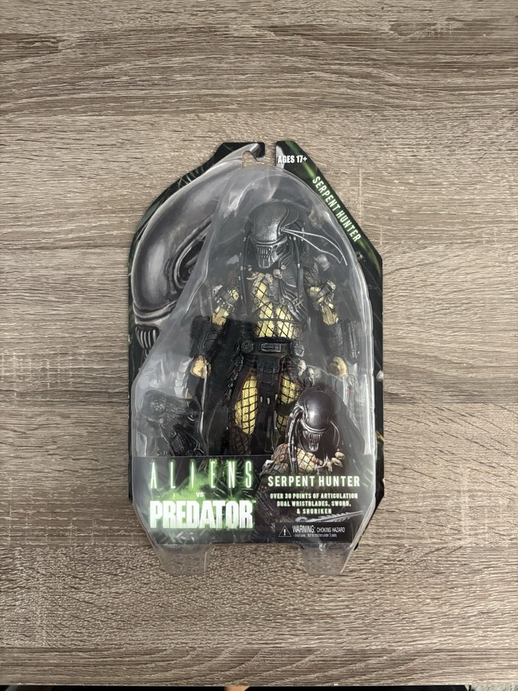 Aliens vs. Predator SERPENT HUNTER Video Game PREDATOR NECA Sealed MIP 2017