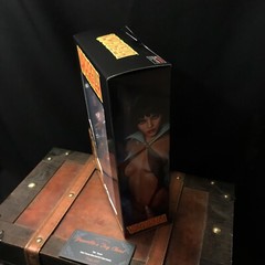 Vampirella Executive Replicas 6-Inch Action Figure Limited Edition 4 Available