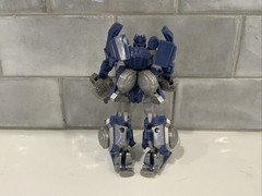 Transformers Generations War for Cybertron Deluxe Cybertronian Soundwave