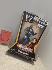WWE Undertaker Elite Collection Toys R Us Exclusive Figure Wrestlemania XXVI