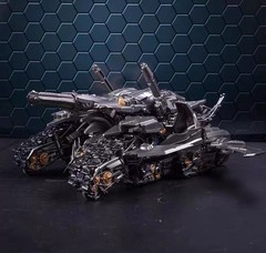 US SHIP_LS06 Transformers Figure/Black Mamba Transformation Tank Mega Commander