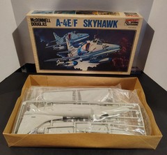 A-4E/F Skyhawk Plane 1/32 Scale HASEGAWA Model Kit Open Box parts sealed