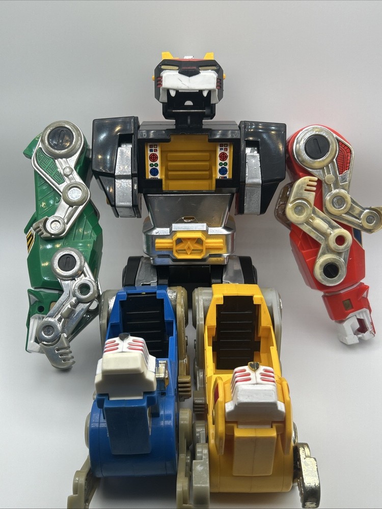 Vntg 1984 VOLTRON Bandai Robot All 5 Pieces, Not Complete, Read Description