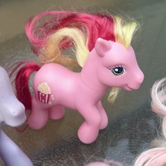 Big Lot Of My Little Ponies Varied Conditions And Years 8 Pieces 06’ 02’ 08’