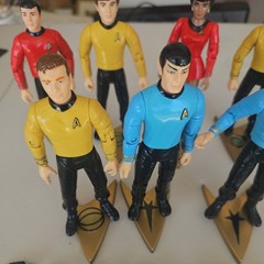 Star Trek Original Series 4.5″ Action Figures – inclucing weapons -Playmates. AB