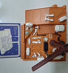 Kenner Star Wars Droid Factory with incomplete Droid parts and manual