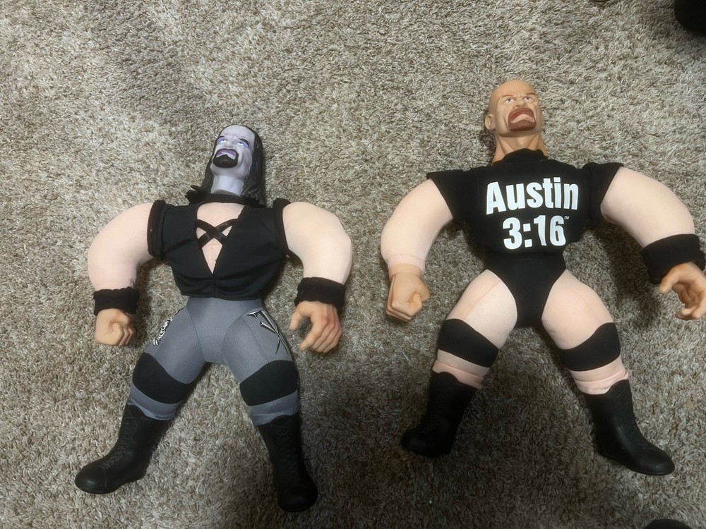 Jakks Pacific 1998 WWE WW Bone Crunchin Buddies The Undertaker & Stone Cold