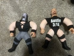 Jakks Pacific 1998 WWE WW Bone Crunchin Buddies The Undertaker & Stone Cold