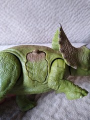 Jurassic Park World BATTLE DAMAGE TRICERATOPS Dinosaur Action Figure 2017