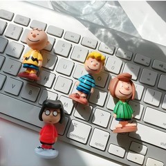 12PCS Peanuts Snoopy Cute PVC Figures Set Cartoon Doll Toys Kids Birthday Gift