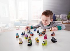Trains MINIS 20 Pack of Miniature Push-Along Engines & Railway Vehicles for P…