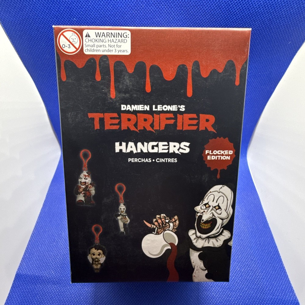 New DAMIEN LEONE’S TERRIFIER HANGERS FLOCKED EDITION SEALED ART THE CLOWN