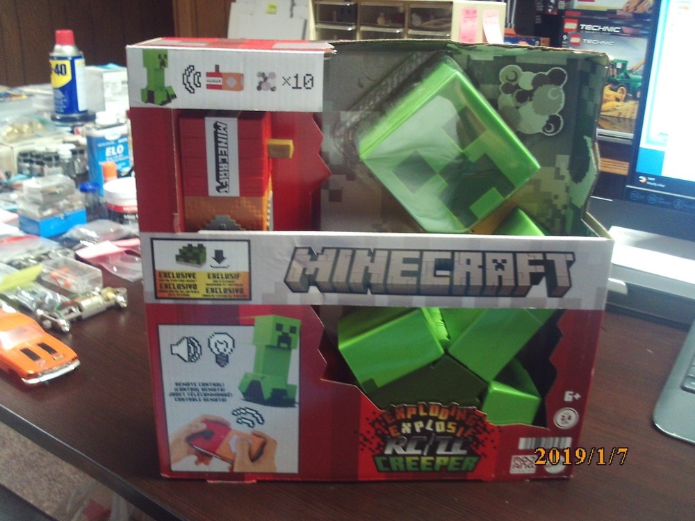 Brand New Minecraft Exploding RC Creeper Car Lights & Sounds w/ DLC Code Mattel