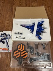 DX Chogokin VF-25G Super Messiah Valkyrie Michael’s Unit (Renewed)
