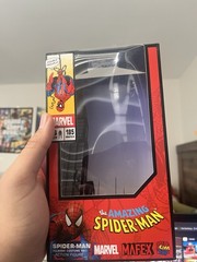 Medicom Toy MAFEX 185 The Amazing Spider-Man Figure w/ shoulder mod