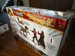 Jurassic World Dominion Extreme Damage Pursuit Pack Owen & Velociraptor Blue