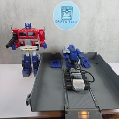 Transformers 40th Anniversary G1 Optimus Prime Retro