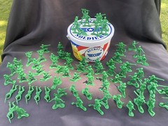 Toy Story Bucket O’ Soldiers 72++! Piece Set Disney Store Exclusive Vintage!!