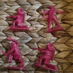 ✅Plastic Cowboys and Indians Figure Lot Red Green Yellow Blue 2-3 Inch