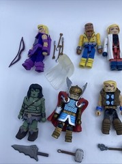 Lot of 19 Marvel Avengers Minimates-Hawkeye-Hulk-Captain America-Thor-Antman (C)