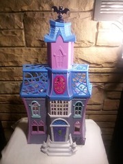 Disney Jr. Vampirina Scare B&B Doll Mansion Castle Play House Only. 27x15x11