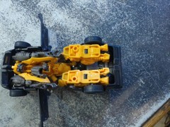 Hasbro Transformers AOE Bumblebee Evasion Mode Deluxe Class