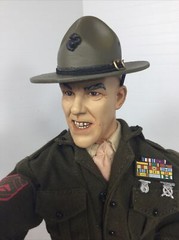 1/6 USMC MARINE GUNNERY SERGEANT R LEE ERMEY IN FULL DRESS GREENS SWORD & STAND