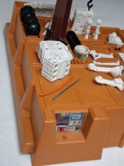 Kenner Star Wars Droid Factory with incomplete Droid parts and manual